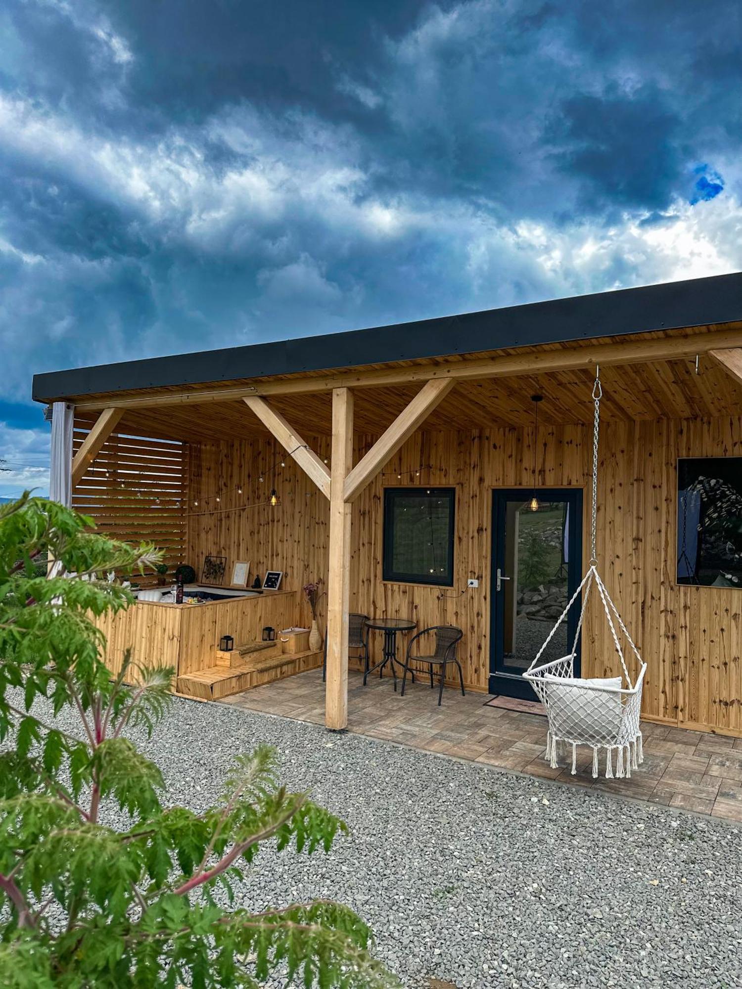 Villa Kubiq Transalpina Petresti Exterior foto